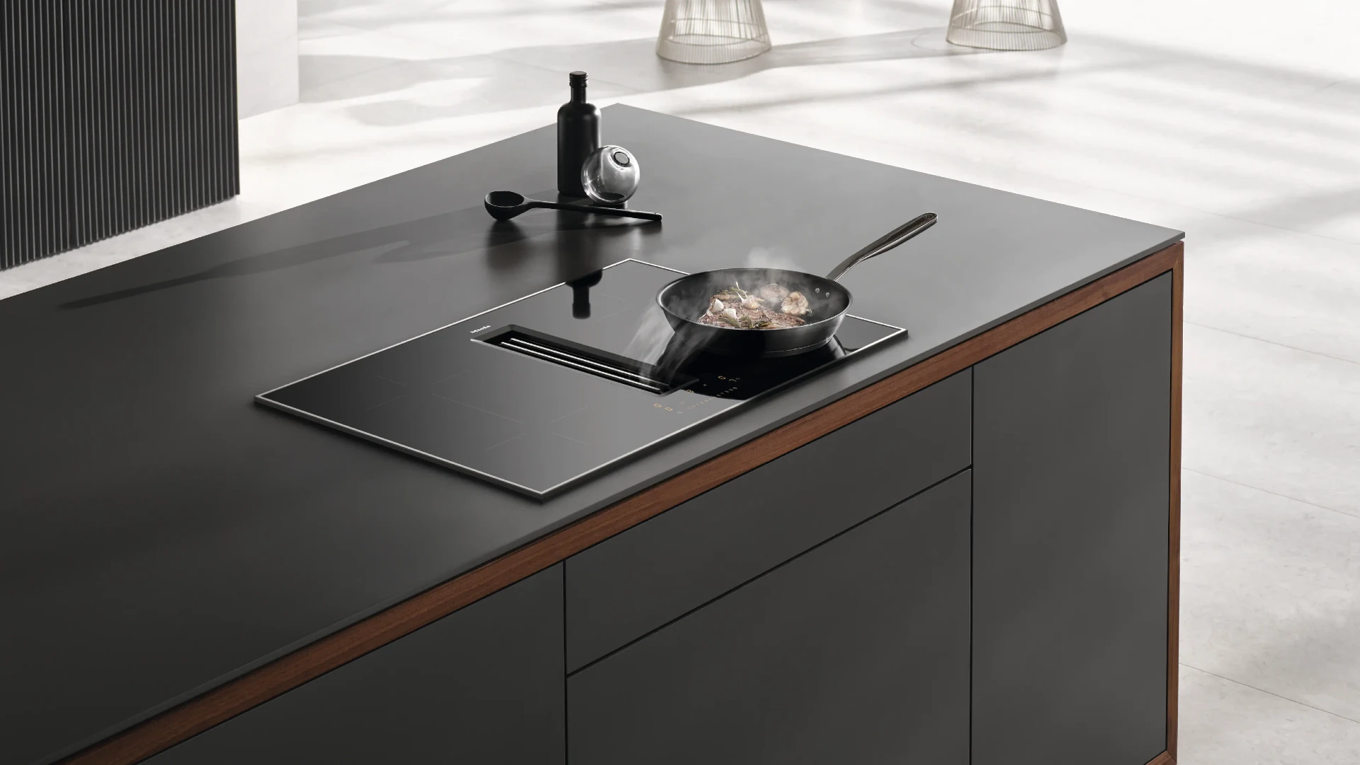 Gå till föregående modell: Miele KMDA 7473-1 FR Silence